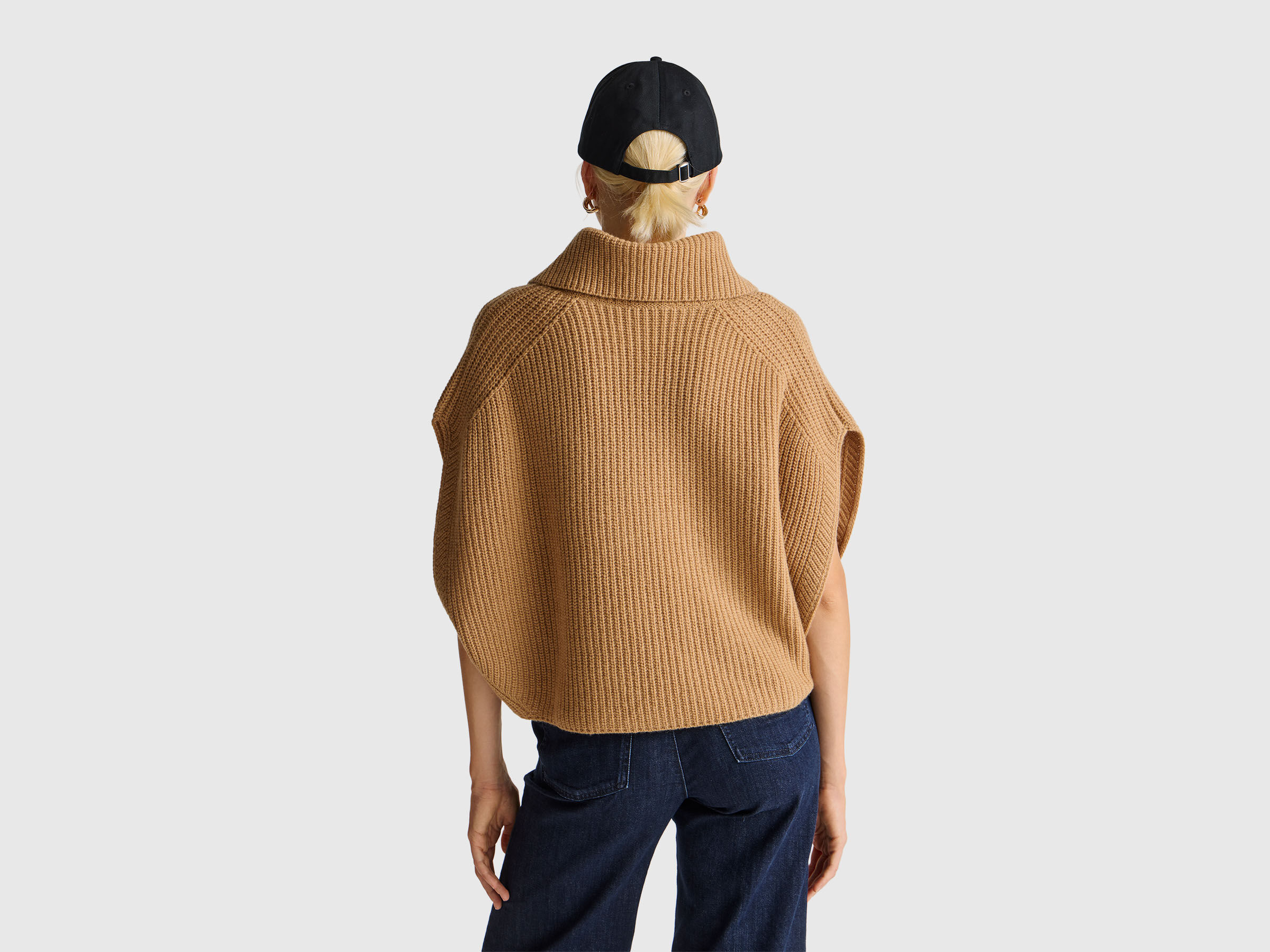 CAPE Women image number 2